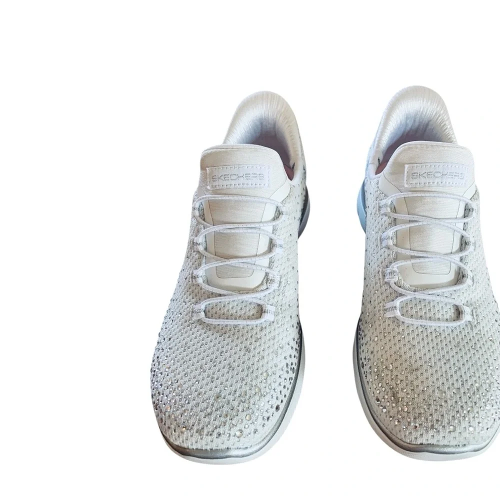 Skechers Women's White Slip-On Athletic Shoe Sz 6 - Picture 2 of 9